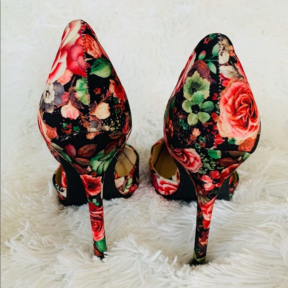 JUSTFAB Floral Pumps - Picture 3 of 4
